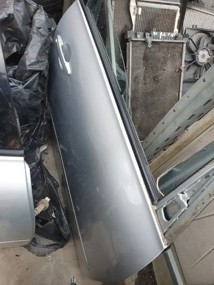 Toyota Avensis Verso (2004 - 2009) Дверь — фото 2