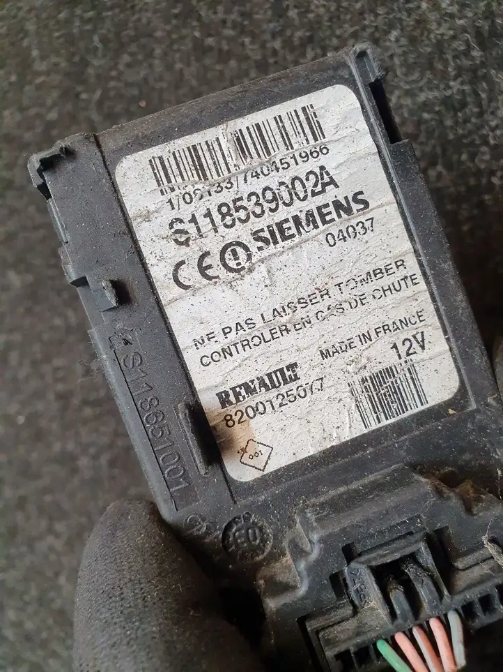 Renault Scenic II - Grand scenic II (2003 - 2006) S118539002A Считыватель ключа зажигания — фото 8
