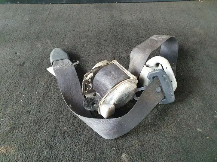 Toyota Avensis Verso (2004 - 2009) 0431041 Передний ремень безопасности — фото 1