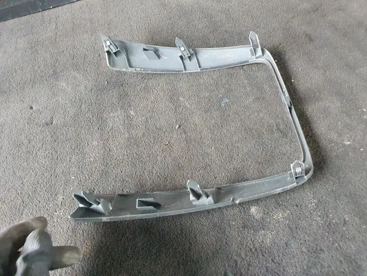 Toyota Avensis Verso (2004 - 2009) Отделка блока климат-контроля — фото 5
