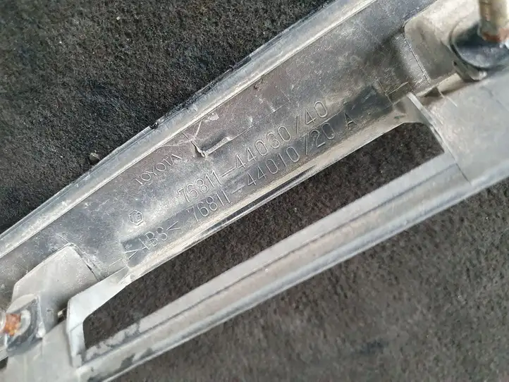 Toyota Avensis Verso (2004 - 2009) Подсветка номера — фото 3