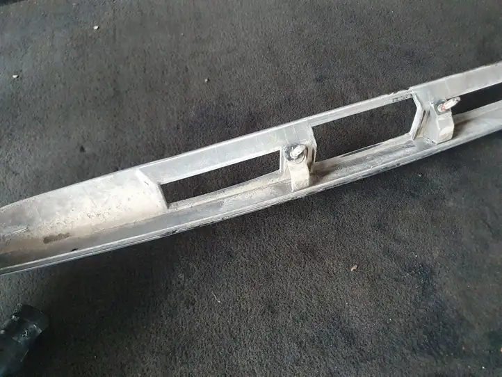 Toyota Avensis Verso (2004 - 2009) Подсветка номера — фото 8