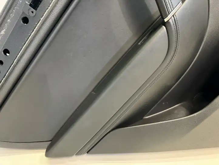 Volkswagen Touareg II (2010 - 2018) Обшивка задней двери — фото 6