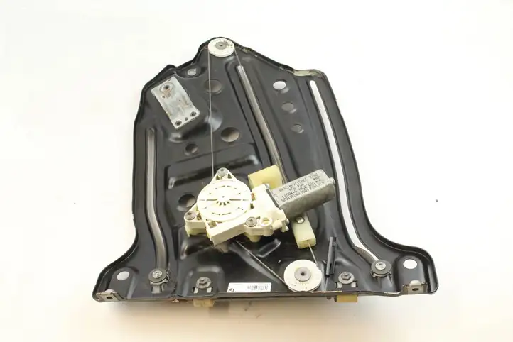 BMW 6 F12 F13 (2010 - 2018) 7303788 Заднее боковое стекло — фото 1