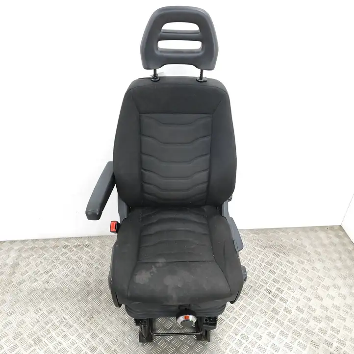 Iveco Daily Daily 6th gen (2012 - 2020) 42569534 Переднее сиденье водителя — фото 1
