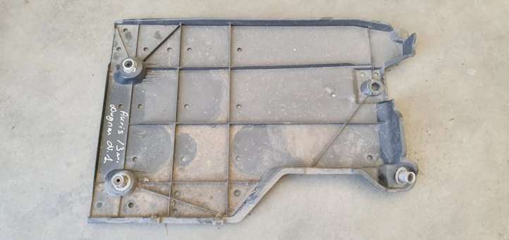 5816502040 Toyota Auris E180 Variklio dugno apsauga