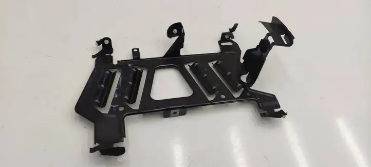 BMW M4 F82 F83 (2014 - 2020) 9313776 Кронштейн усилителя звука — фото 2