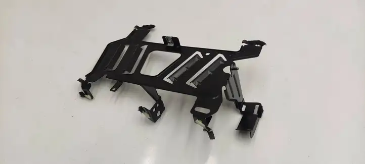 BMW M4 F82 F83 (2014 - 2020) 9313776 Кронштейн усилителя звука — фото 3
