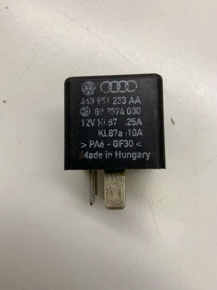 443951253AA Audi A6 S6 C5 4B Kita rėlė