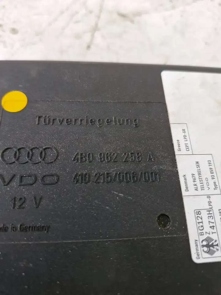 Audi A6 S6 C5 4B (1997 - 2001) 4B0962258A Модуль комфорта — фото 2