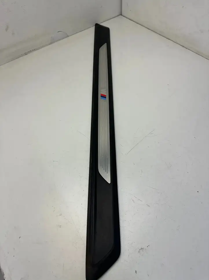 BMW 2 F22 F23 (2013 - 2017) 8058891 Молдинг передней двери — фото 1