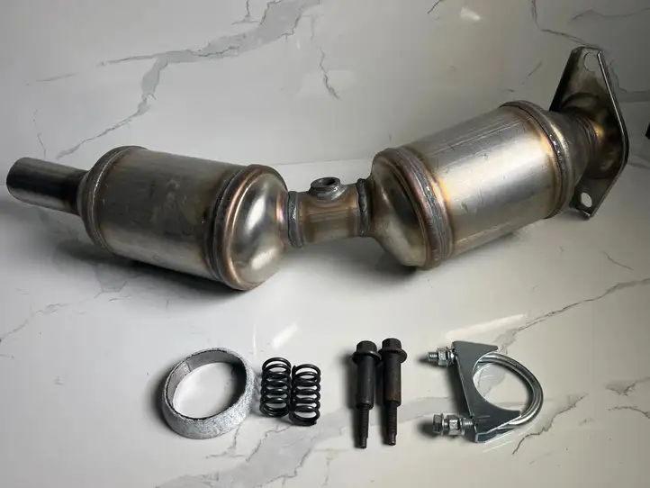 Toyota Prius (XW30) (2009 - 2015) Катализатор / DPF / FAP — фото 1