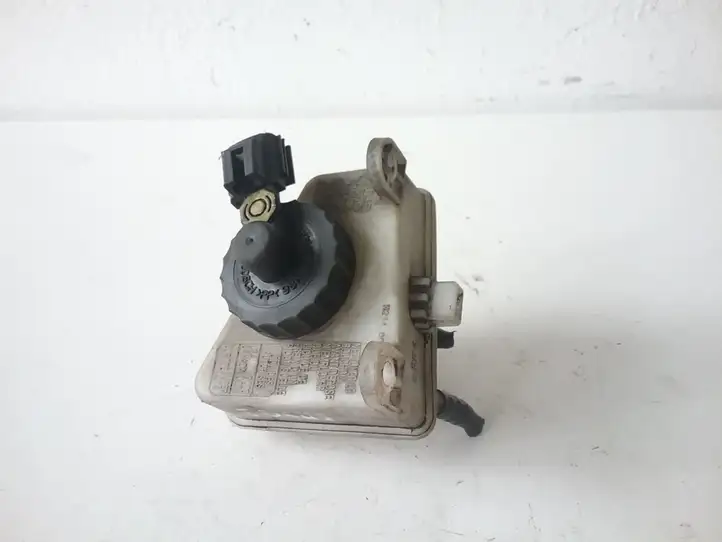 Ford Focus (1998 - 2004) 98AB2C217AC Бачок тормозной жидкости — фото 1
