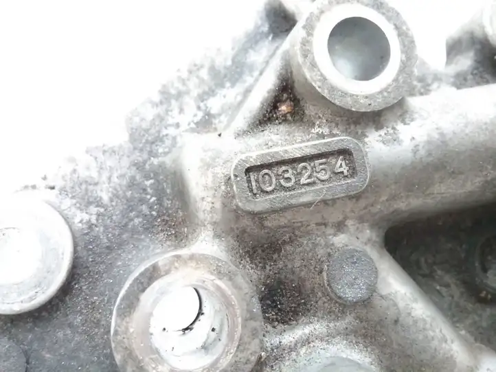 Subaru Outback (2007 - 2009) 103254 Кронштейн масляного фильтра — фото 3