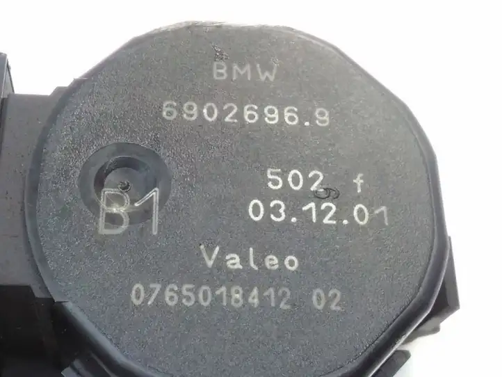 BMW 5 E39 (1996 - 2003) 69026969 Двигатель задвижки потока воздуха — фото 3