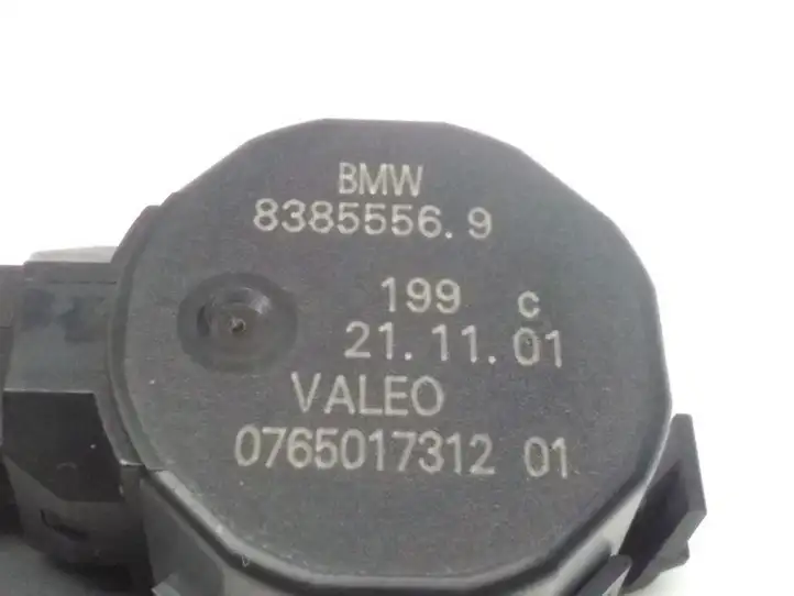 BMW 5 E39 (1996 - 2003) 83855569 Двигатель задвижки потока воздуха — фото 3