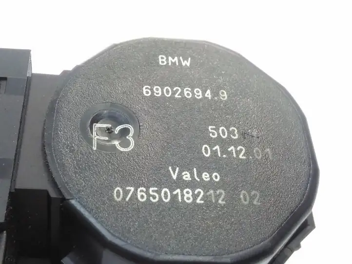 BMW 5 E39 (1996 - 2003) 69026949 Двигатель задвижки потока воздуха — фото 3