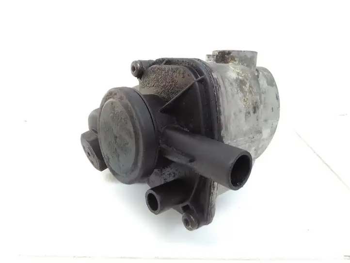Volvo S60 (2000 - 2004) 6740273266 Кронштейн масляного фильтра — фото 2