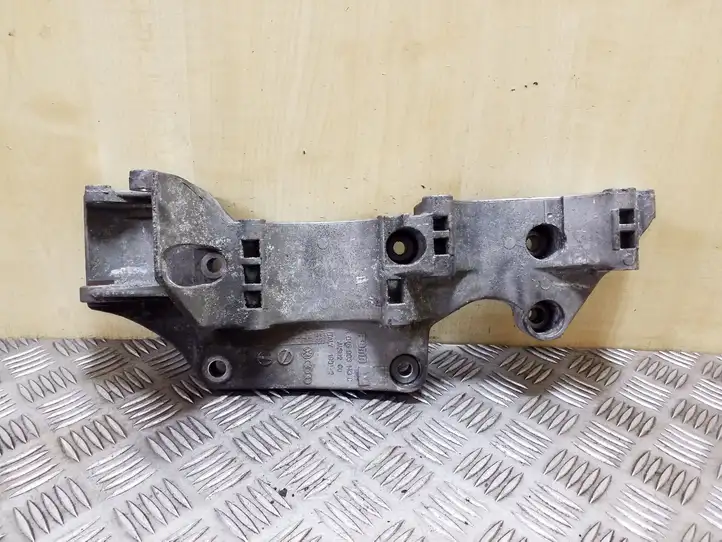 Volkswagen Golf IV (1998 - 2005) 045903143C Кронштейн генератора — фото 1