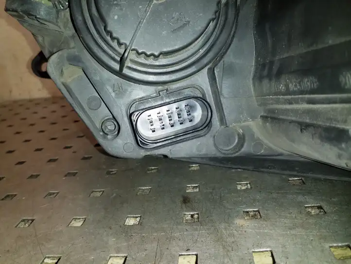 Volkswagen Eos (2006 - 2010) 1Q2941005B Передняя фара — фото 8