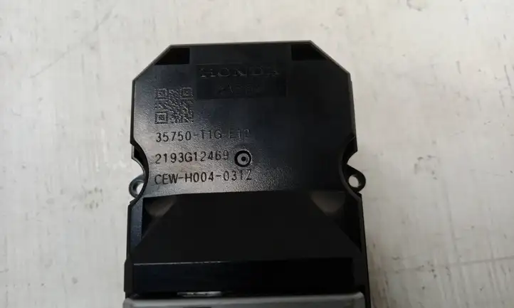 Honda CR-V (2012 - 2016) 83540T1GE920BLK Блок кнопок стеклоподъемников — фото 3