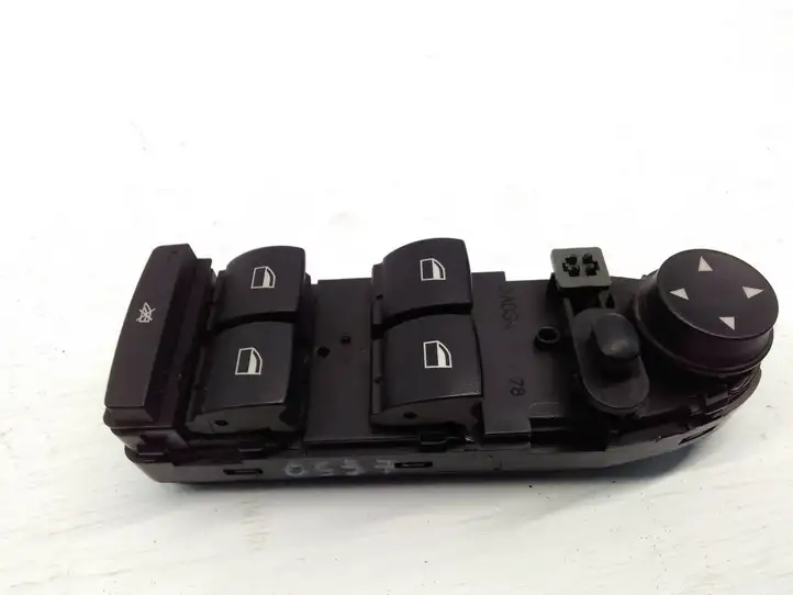BMW 5 E60 E61 (2004 - 2010) 9122110 Кнопка стеклоподъемников — фото 1