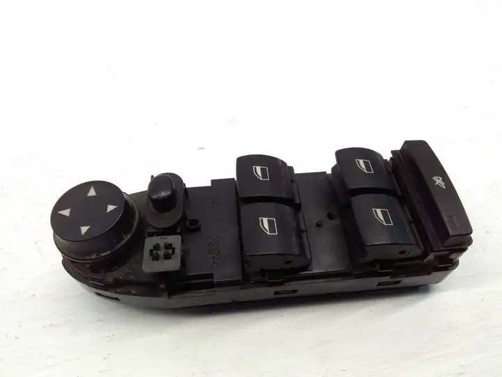 BMW 5 E60 E61 (2004 - 2010) 9122110 Кнопка стеклоподъемников — фото 2