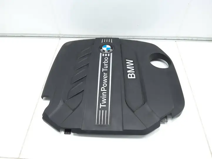 BMW 5 F10 F11 (2009 - 2016) 52794510 Крышка двигателя декоративная — фото 1