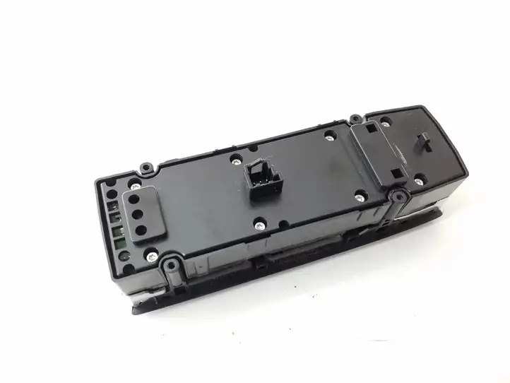 Tesla Model S (2016 - 2021) A2049055302 Кнопка стеклоподъемников — фото 3