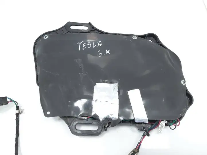 Tesla Model S (2012 - 2016) 100737500H Наружная ручка двери — фото 1