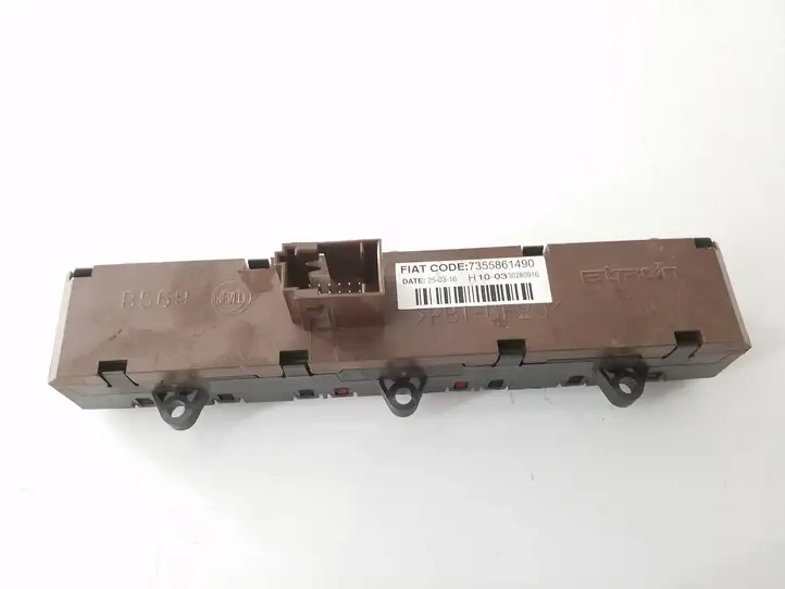 Fiat Ducato (2007 - 2014) 7355861490 Включатель аварийных фонарей — фото 3
