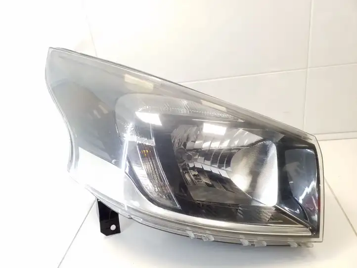 Opel Vivaro (2006 - 2014) 93867953 Передняя фара — фото 3