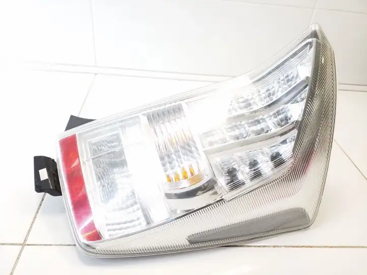 Toyota Prius (XW30) (2009 - 2015) STANLEY4737 Задний фонарь в кузове — фото 1