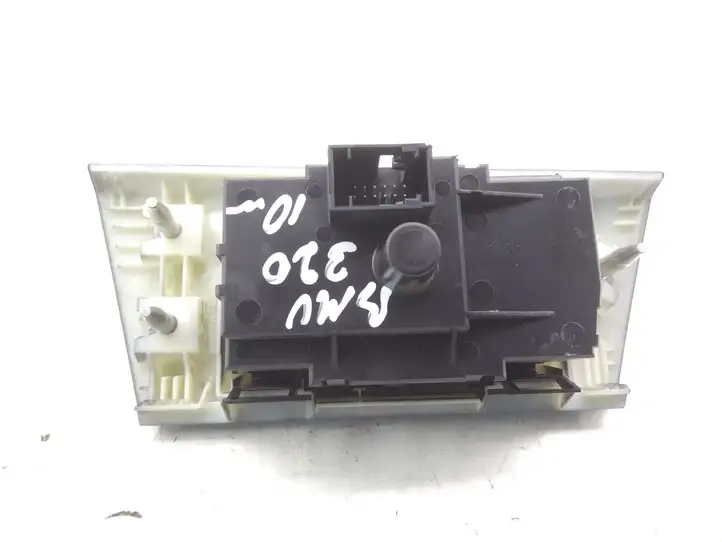 BMW 3 E90 E91 (2005 - 2012) 9169406 Включатель фонарей — фото 2