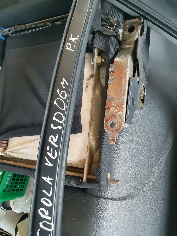 Toyota Corolla Verso AR10 (2004 - 2009) Дверь — фото 3