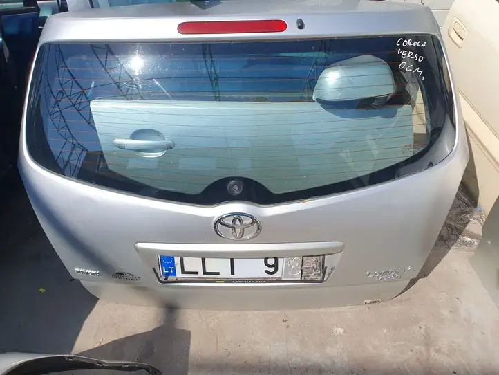 Toyota Corolla Verso AR10 (2004 - 2009) Крышка багажника — фото 1
