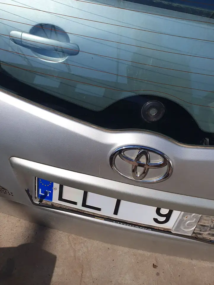 Toyota Corolla Verso AR10 (2004 - 2009) Крышка багажника — фото 5