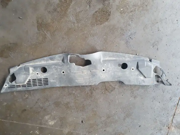 Toyota Corolla Verso AR10 (2004 - 2009) 532890F010 Облицовка радиатора — фото 1