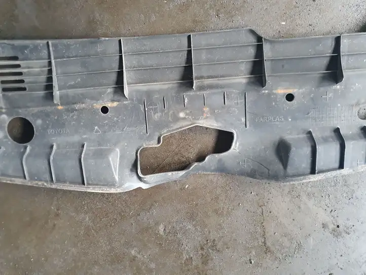 Toyota Corolla Verso AR10 (2004 - 2009) 532890F010 Облицовка радиатора — фото 6