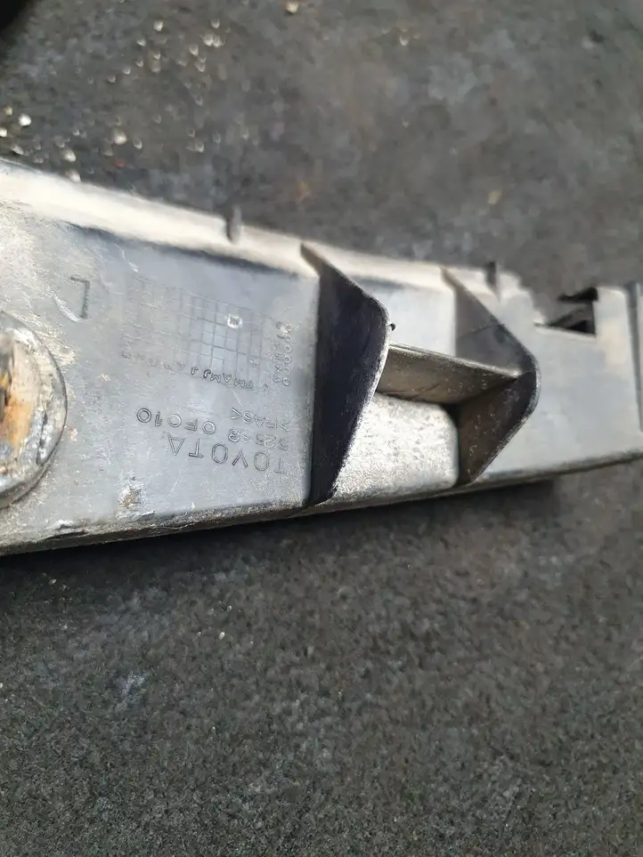 Toyota Corolla Verso AR10 (2004 - 2009) 525620F010 Кронштейн заднего бампера — фото 2