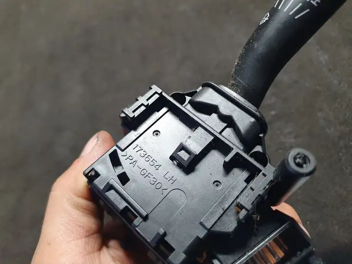 Toyota Corolla Verso AR10 (2004 - 2009) 8465205170 Переключатель стеклоочистителей — фото 6