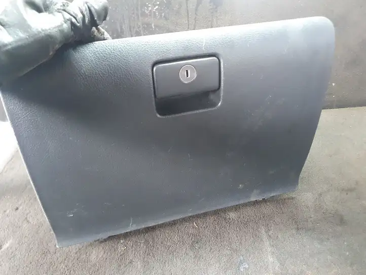 Toyota Corolla Verso AR10 (2004 - 2009) 555510F010 Вещевой ящик — фото 1