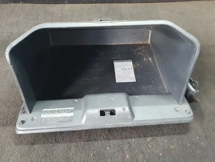 Toyota Corolla Verso AR10 (2004 - 2009) 555510F010 Вещевой ящик — фото 2