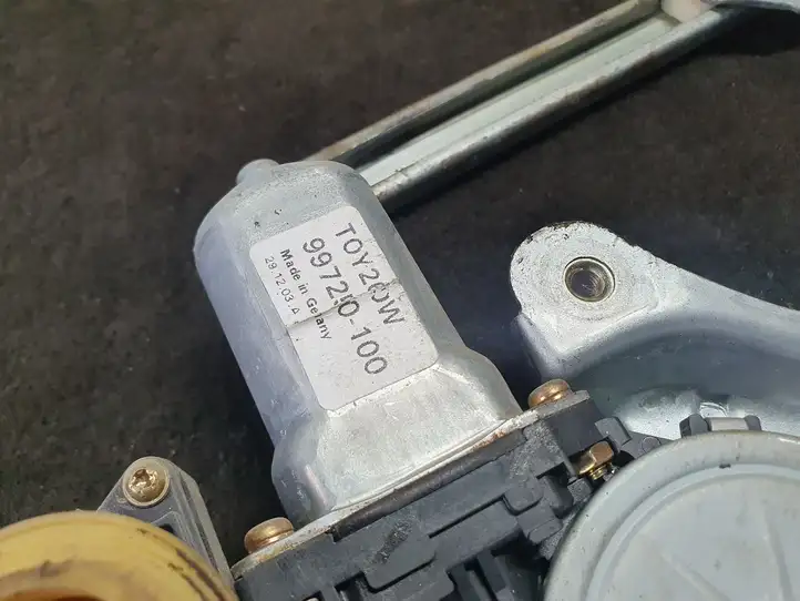 Toyota Corolla Verso AR10 (2004 - 2009) 997250100 Электростеклоподъемник передний (комплект) — фото 2