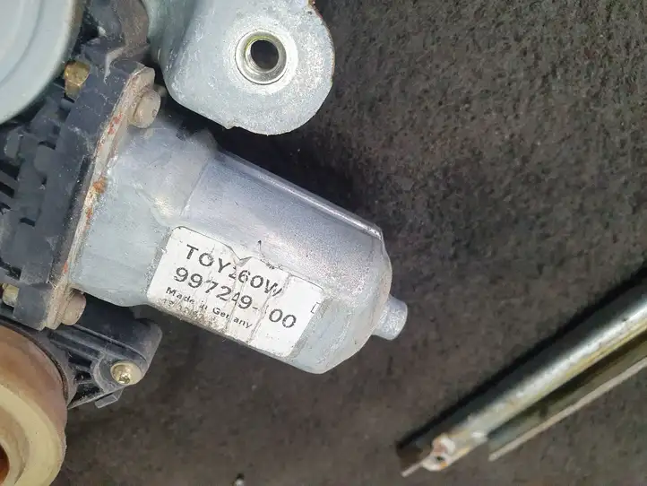 Toyota Corolla Verso AR10 (2004 - 2009) 997249100 Стеклоподъемник передней двери (комплект) — фото 6