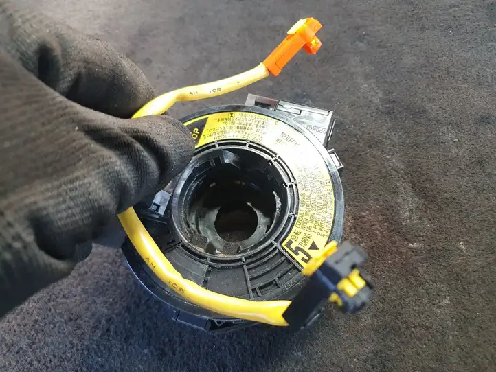 Toyota Avensis T250 (2003 - 2006) 6UJ0396 Контактное кольцо SRS — фото 6