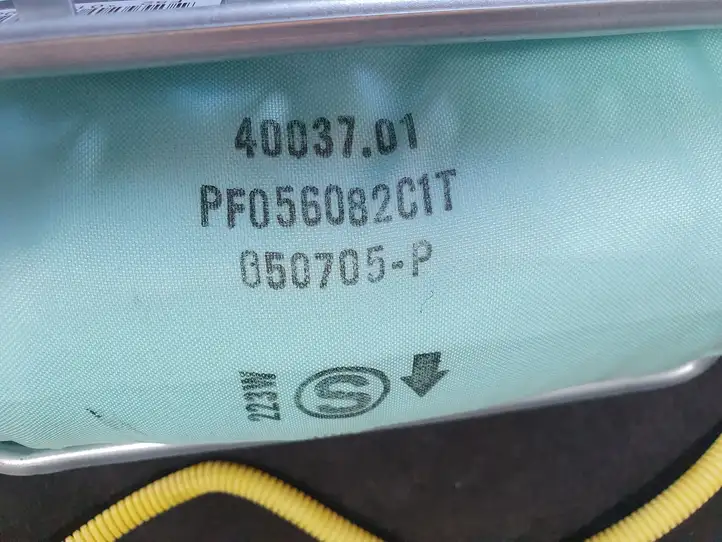 Toyota Avensis T250 (2003 - 2006) Подушка безопасности пассажира — фото 9
