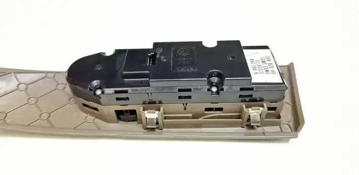 BMW 5 E60 E61 (2004 - 2010) 6943244 Кнопка стеклоподъемников — фото 7