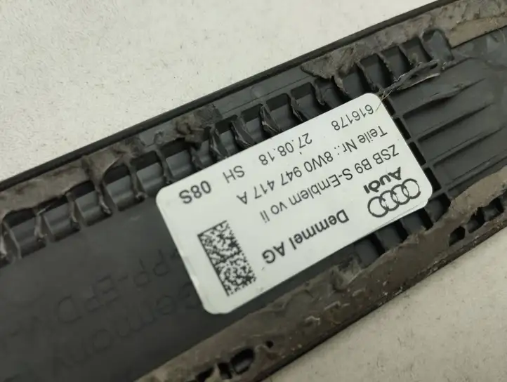 Audi A4 S4 B9 8W (2019 - ) 8W0947417A Внутренняя отделка переднего порога — фото 6