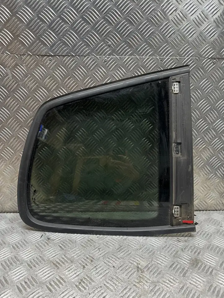 Volkswagen Touran II (2010 - 2016) Заднее боковое стекло — фото 1